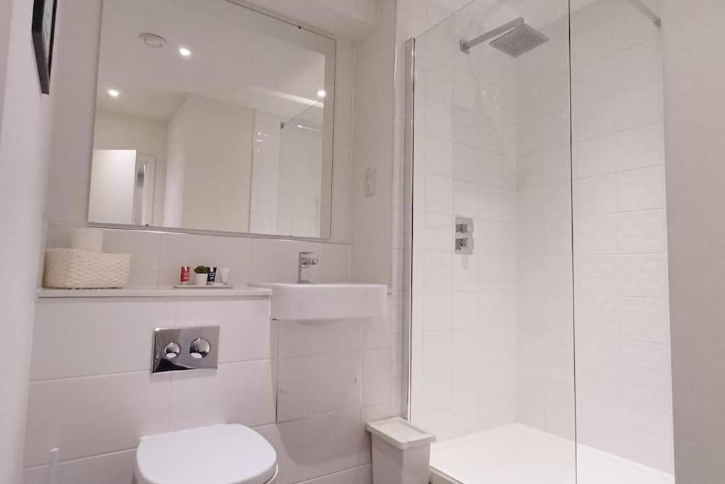 Stylish Modern 1Bed Apartment In ベドフォード エクステリア 写真