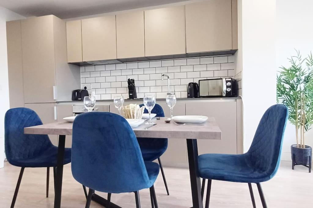 Stylish Modern 1Bed Apartment In ベドフォード エクステリア 写真